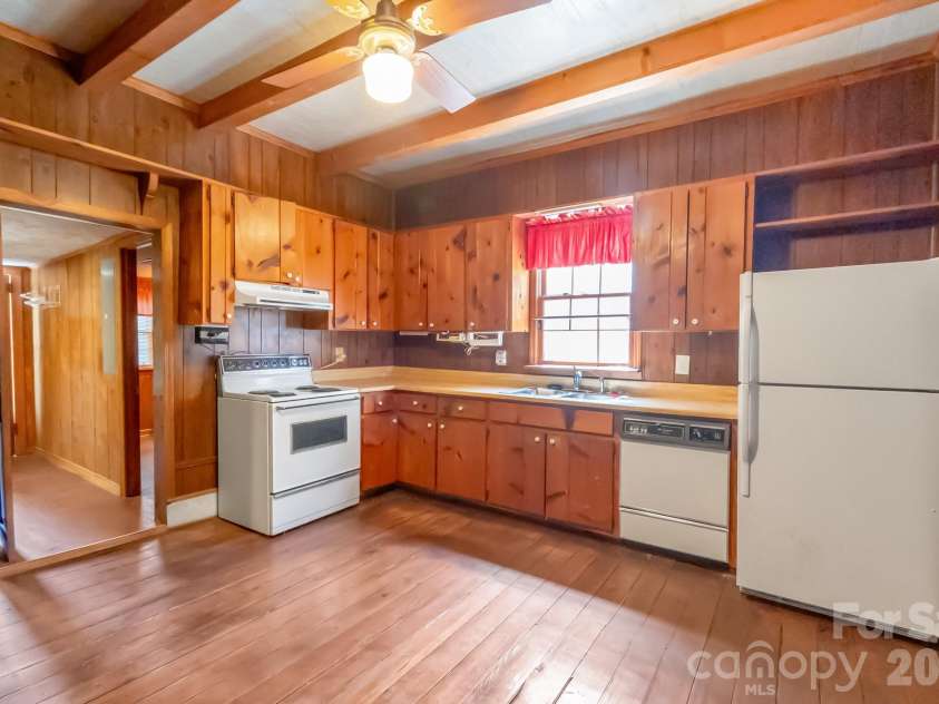 1801 Overbrook Road, Kershaw, SC 29067.  MLS# CAR4326123, YatesRealty ID 4358. 