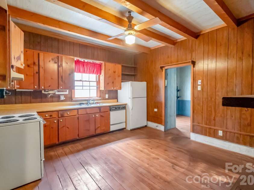 1801 Overbrook Road, Kershaw, SC 29067.  MLS# CAR4326123, YatesRealty ID 4358. 