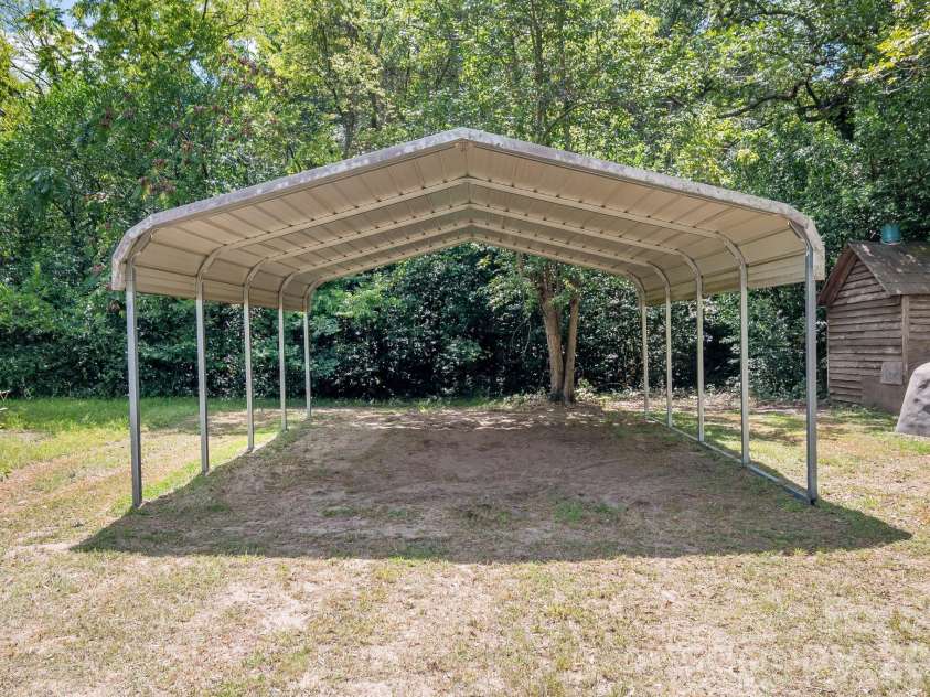 1801 Overbrook Road, Kershaw, SC 29067.  MLS# CAR4326123, YatesRealty ID 4358. 