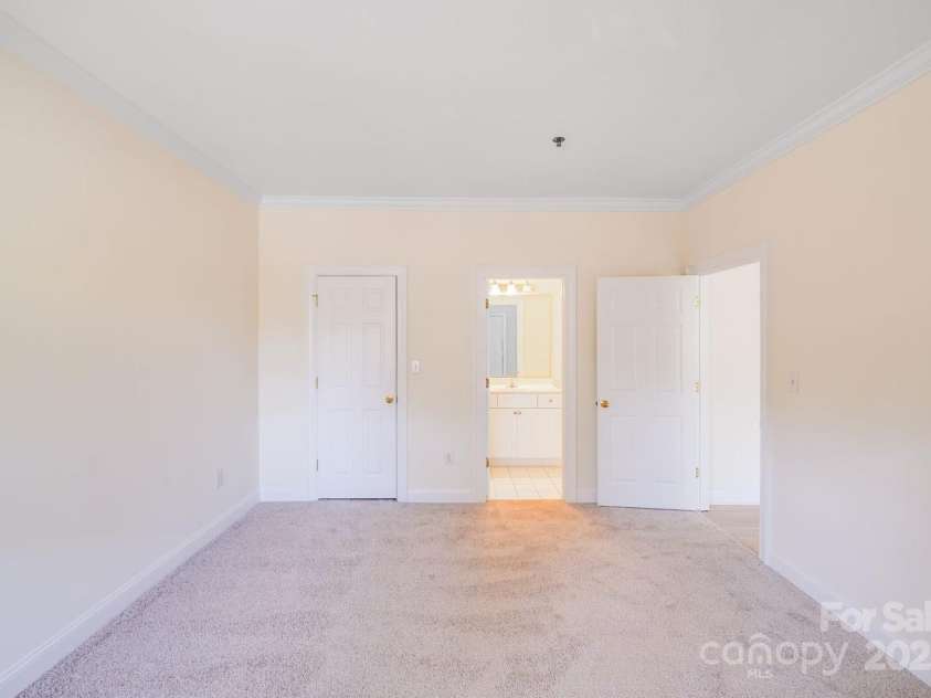 5601 Fairview Road, Charlotte, NC 28209.  MLS# CAR4302815, YatesRealty ID 4358. 2nd bedroom