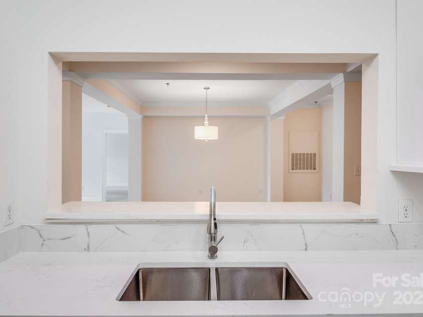 5601 Fairview Road, Charlotte, NC 28209.  MLS# CAR4302815, YatesRealty ID 4358. 