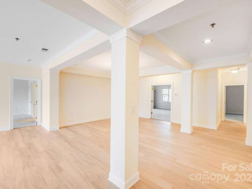 5601 Fairview Road, Charlotte, NC 28209.  MLS# CAR4302815, YatesRealty ID 4358. 