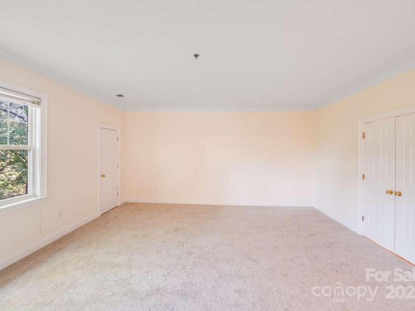 5601 Fairview Road, Charlotte, NC 28209.  MLS# CAR4302815, YatesRealty ID 4358. 