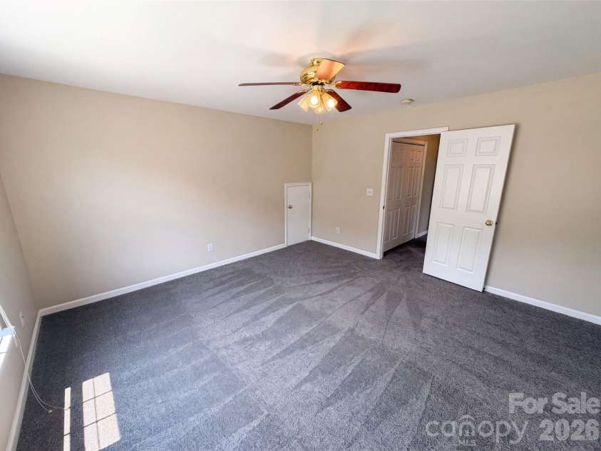2318 Phlox Court, Charlotte, NC 28213.  MLS# CAR4410087, YatesRealty ID 43580. 