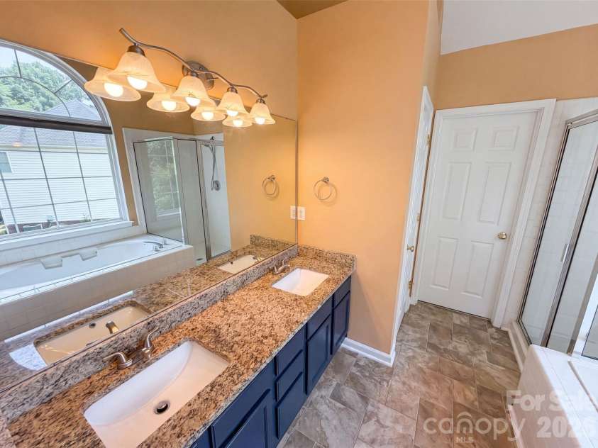 2318 Phlox Court, Charlotte, NC 28213.  MLS# CAR4410087, YatesRealty ID 43580. 