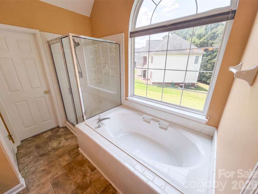 2318 Phlox Court, Charlotte, NC 28213.  MLS# CAR4410087, YatesRealty ID 43580. 
