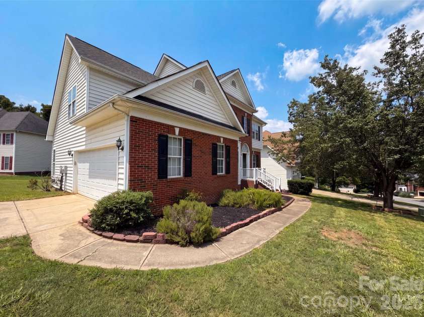 2318 Phlox Court, Charlotte, NC 28213.  MLS# CAR4410087, YatesRealty ID 43580. 
