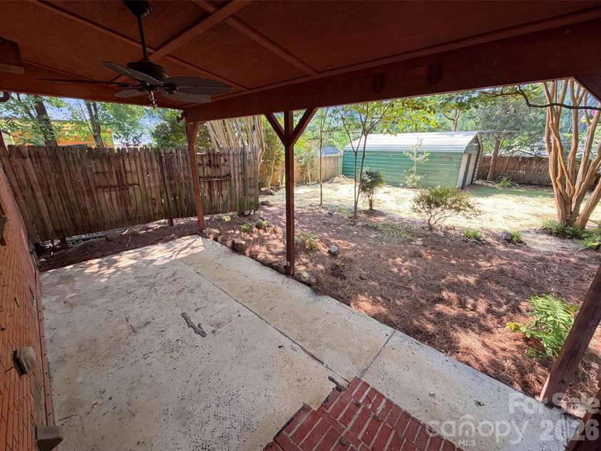 713 Ridgedale Court, Charlotte, NC 28206.  MLS# CAR4410077, YatesRealty ID 43581. 