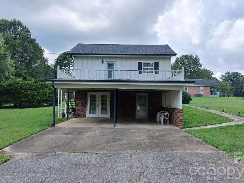 3830 Dowell Street, Hickory, NC 28602.  MLS# CAR4413206, YatesRealty ID 43585. 