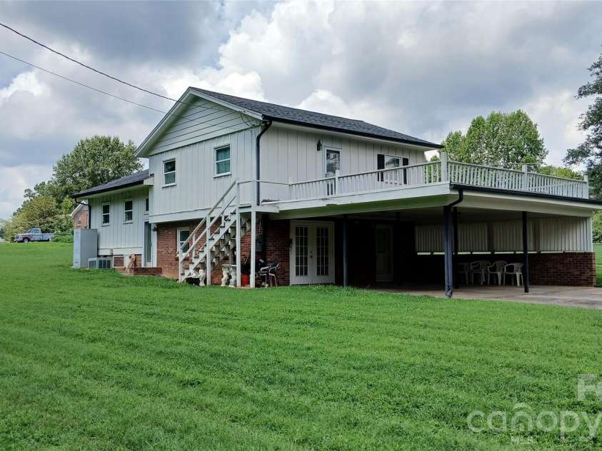 3830 Dowell Street, Hickory, NC 28602.  MLS# CAR4413206, YatesRealty ID 43585. 