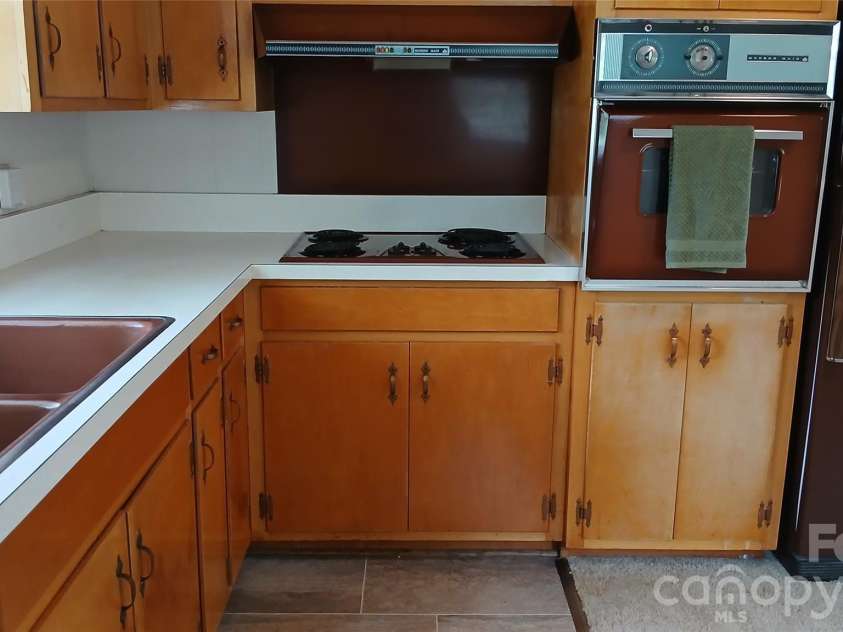 3830 Dowell Street, Hickory, NC 28602.  MLS# CAR4413206, YatesRealty ID 43585. 