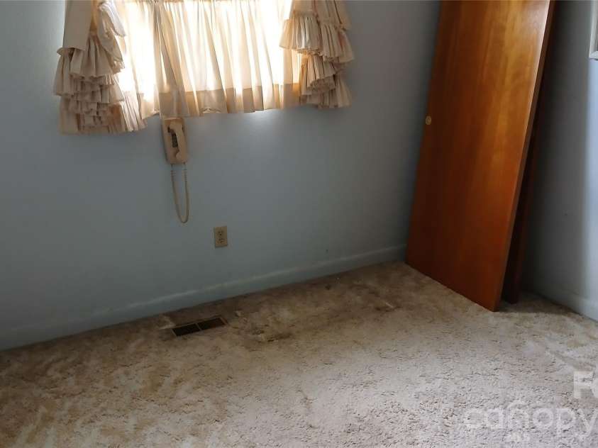 3830 Dowell Street, Hickory, NC 28602.  MLS# CAR4413206, YatesRealty ID 43585. 