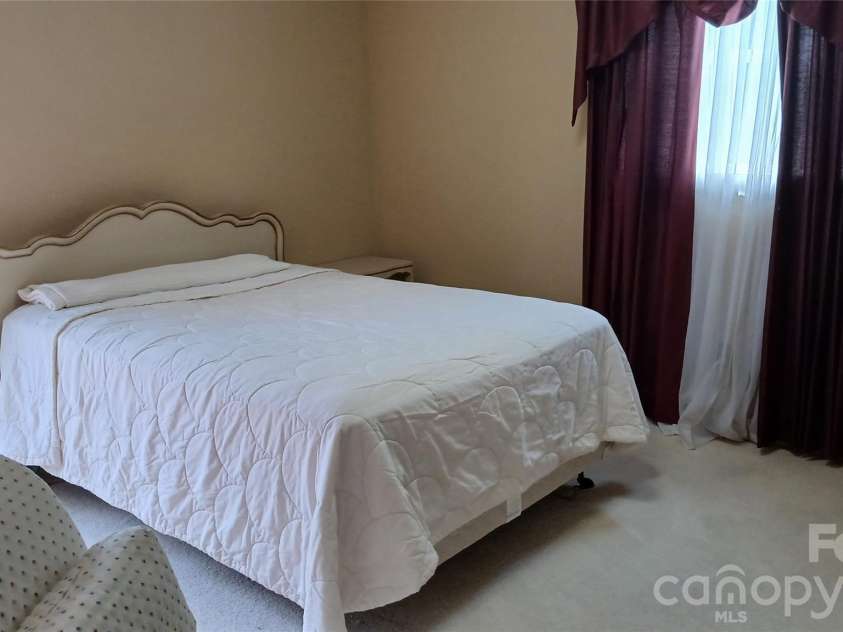 3830 Dowell Street, Hickory, NC 28602.  MLS# CAR4413206, YatesRealty ID 43585. 