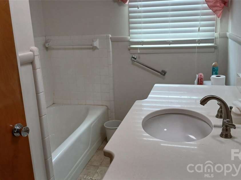 3830 Dowell Street, Hickory, NC 28602.  MLS# CAR4413206, YatesRealty ID 43585. 