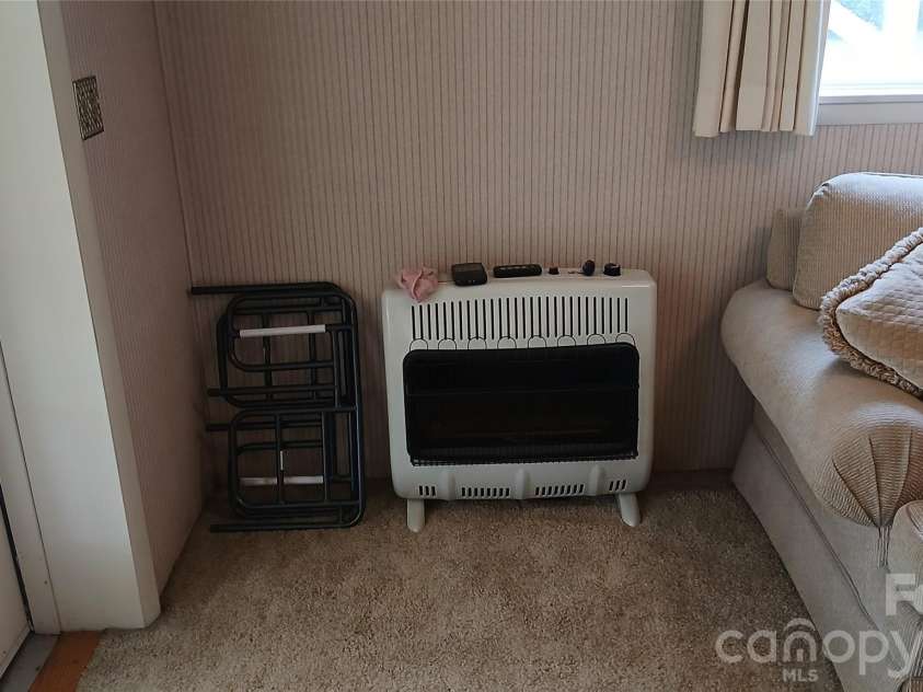 3830 Dowell Street, Hickory, NC 28602.  MLS# CAR4413206, YatesRealty ID 43585. 