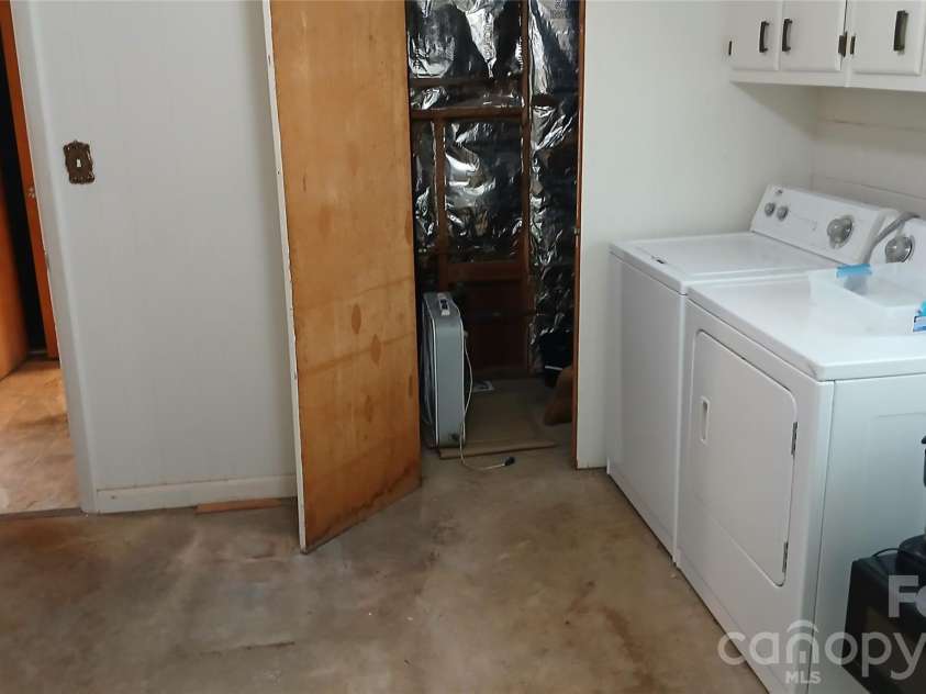 3830 Dowell Street, Hickory, NC 28602.  MLS# CAR4413206, YatesRealty ID 43585. 