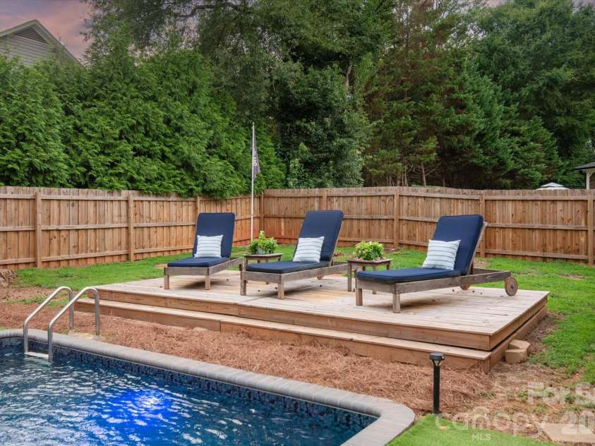 1235 Old Coach Lane, Rock Hill, SC 29732.  MLS# CAR4411196, YatesRealty ID 43586. Additional green space to play