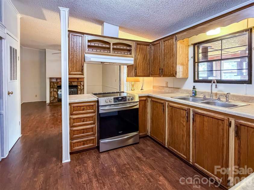 1898 Henry Smith Street, Hickory, NC 28601.  MLS# CAR4413807, YatesRealty ID 43587. 