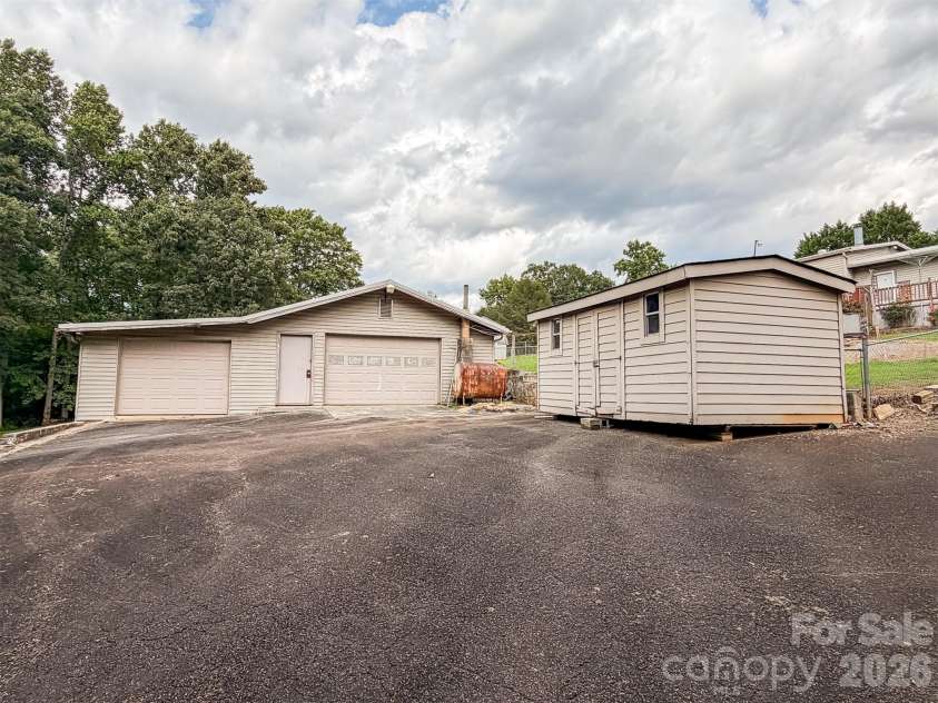 1898 Henry Smith Street, Hickory, NC 28601.  MLS# CAR4413807, YatesRealty ID 43587. 