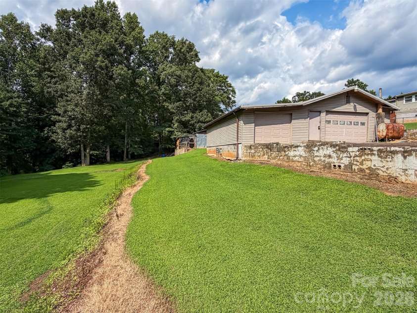 1898 Henry Smith Street, Hickory, NC 28601.  MLS# CAR4413807, YatesRealty ID 43587. 
