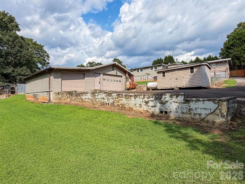 1898 Henry Smith Street, Hickory, NC 28601.  MLS# CAR4413807, YatesRealty ID 43587. 