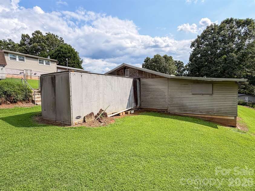 1898 Henry Smith Street, Hickory, NC 28601.  MLS# CAR4413807, YatesRealty ID 43587. 