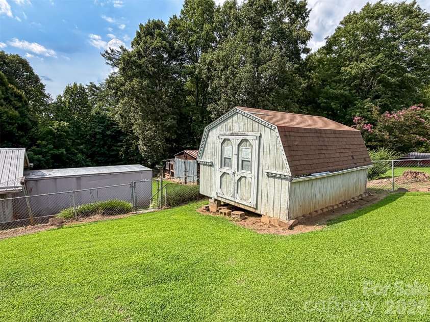 1898 Henry Smith Street, Hickory, NC 28601.  MLS# CAR4413807, YatesRealty ID 43587. 