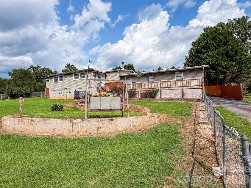 1898 Henry Smith Street, Hickory, NC 28601.  MLS# CAR4413807, YatesRealty ID 43587. 