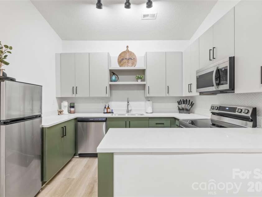 4130 Charlotte Highway, Lake Wylie, SC 29710.  MLS# CAR4414226, YatesRealty ID 43588. 