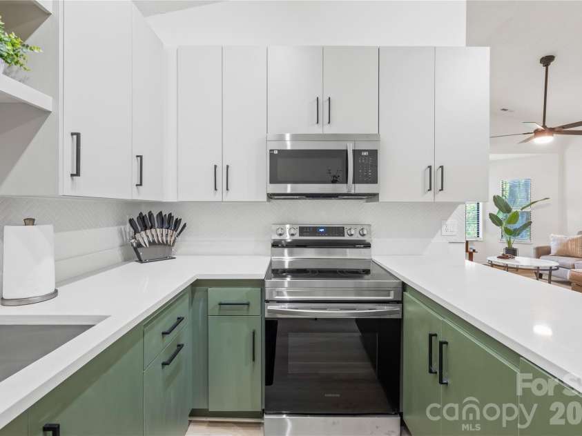 4130 Charlotte Highway, Lake Wylie, SC 29710.  MLS# CAR4414226, YatesRealty ID 43588. 