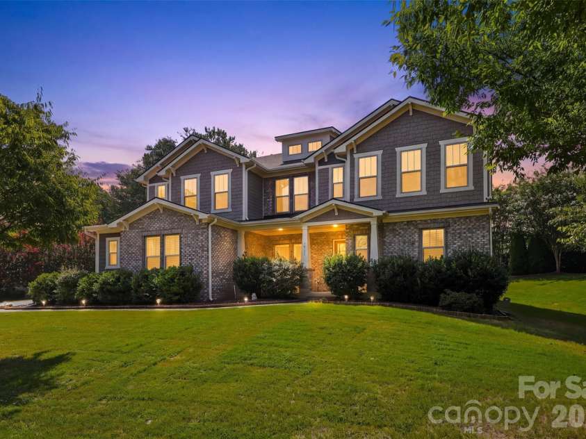 16131 Alsace Drive, Charlotte, NC 28278.  MLS# CAR4413788, YatesRealty ID 43589. 
