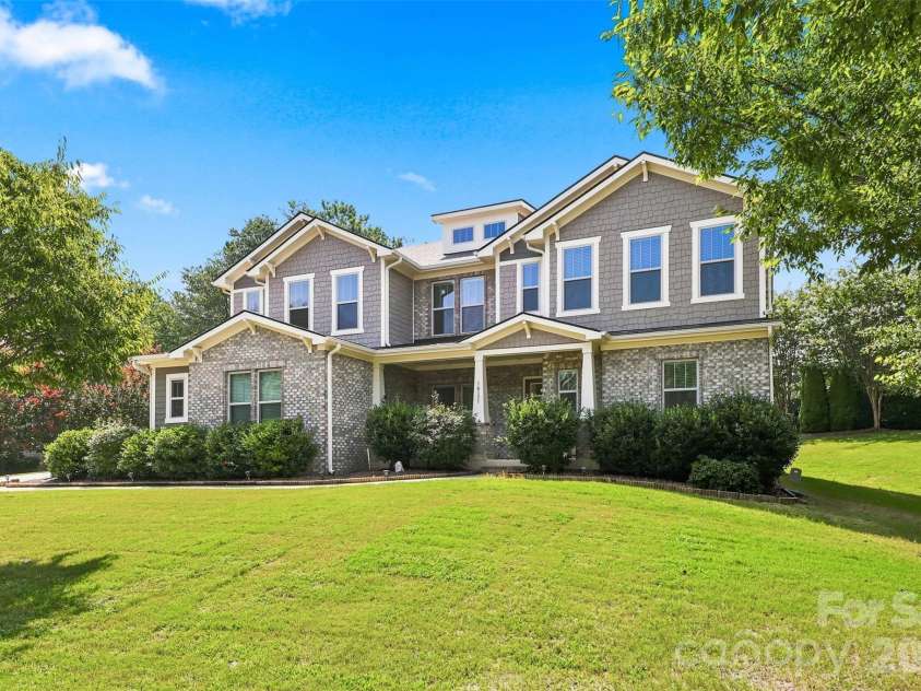 16131 Alsace Drive, Charlotte, NC 28278.  MLS# CAR4413788, YatesRealty ID 43589. 
