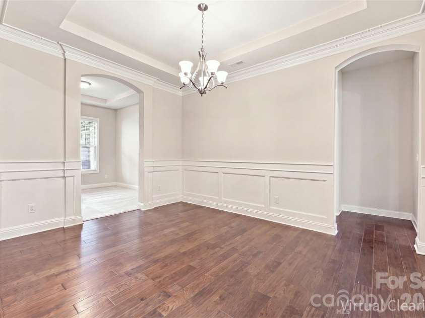 16131 Alsace Drive, Charlotte, NC 28278.  MLS# CAR4413788, YatesRealty ID 43589. 
