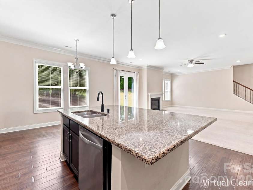 16131 Alsace Drive, Charlotte, NC 28278.  MLS# CAR4413788, YatesRealty ID 43589. 