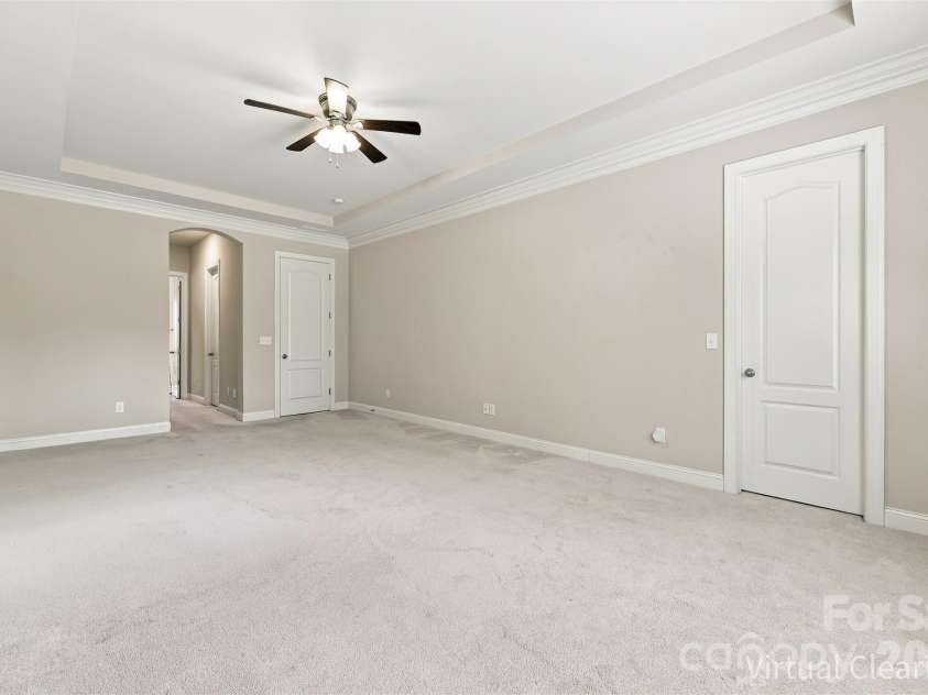 16131 Alsace Drive, Charlotte, NC 28278.  MLS# CAR4413788, YatesRealty ID 43589. 