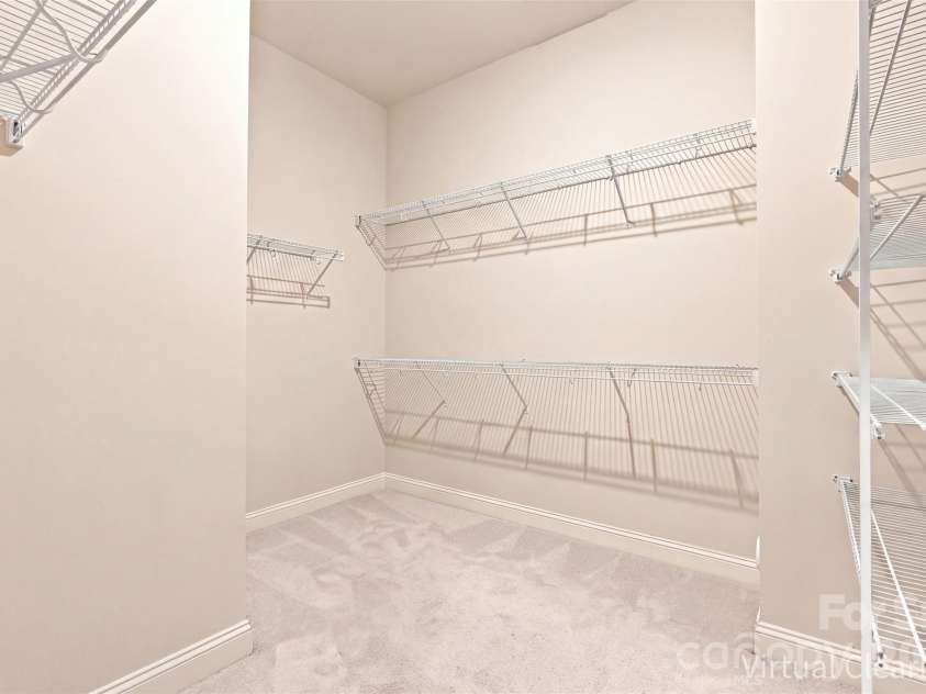 16131 Alsace Drive, Charlotte, NC 28278.  MLS# CAR4413788, YatesRealty ID 43589. 