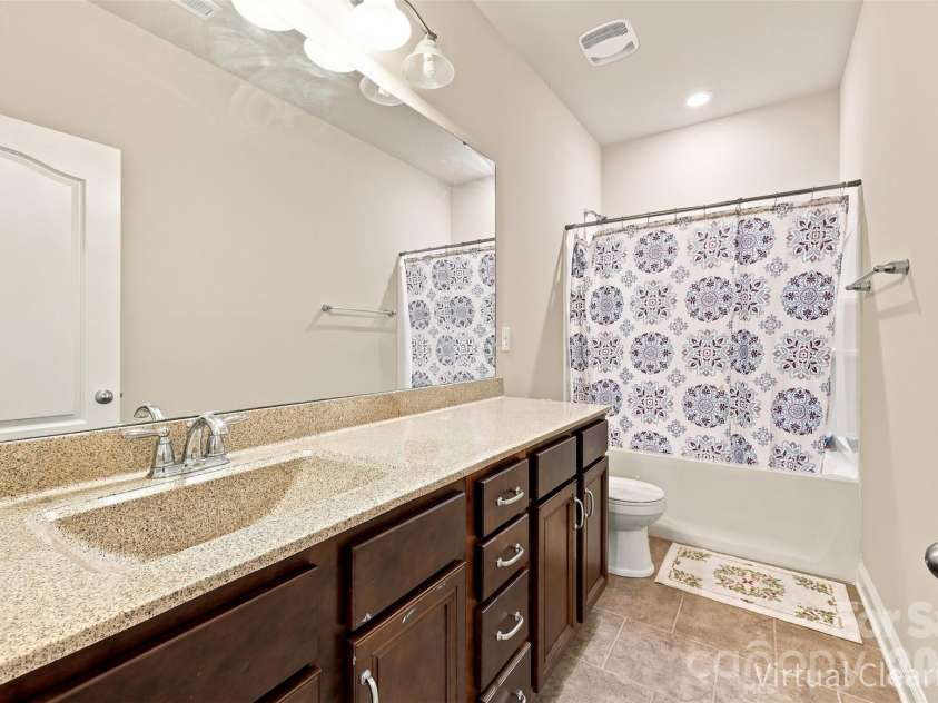 16131 Alsace Drive, Charlotte, NC 28278.  MLS# CAR4413788, YatesRealty ID 43589. 