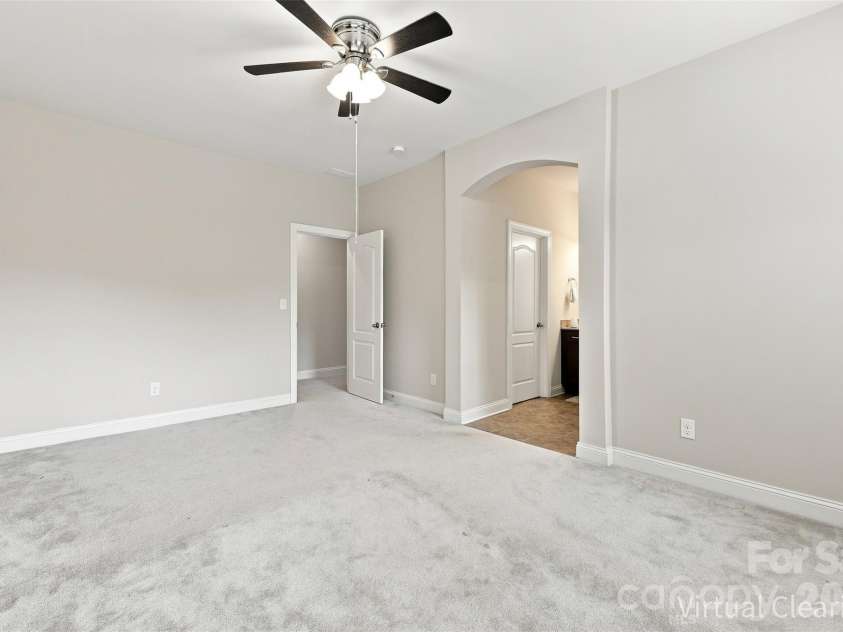 16131 Alsace Drive, Charlotte, NC 28278.  MLS# CAR4413788, YatesRealty ID 43589. 