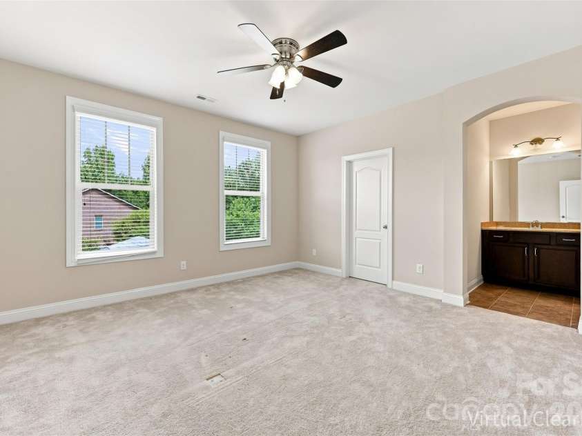 16131 Alsace Drive, Charlotte, NC 28278.  MLS# CAR4413788, YatesRealty ID 43589. 