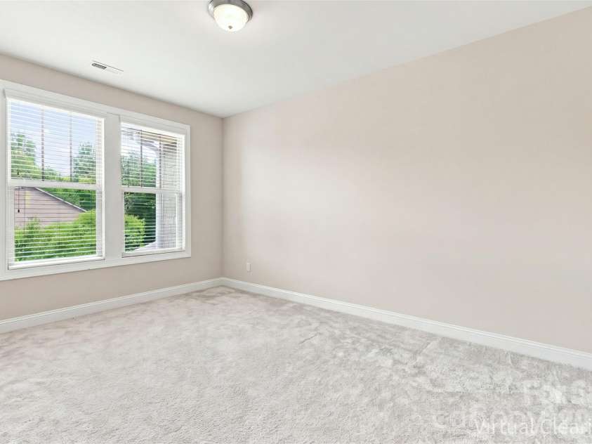 16131 Alsace Drive, Charlotte, NC 28278.  MLS# CAR4413788, YatesRealty ID 43589. 