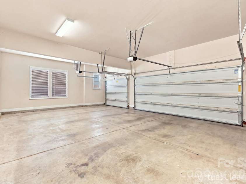 16131 Alsace Drive, Charlotte, NC 28278.  MLS# CAR4413788, YatesRealty ID 43589. 