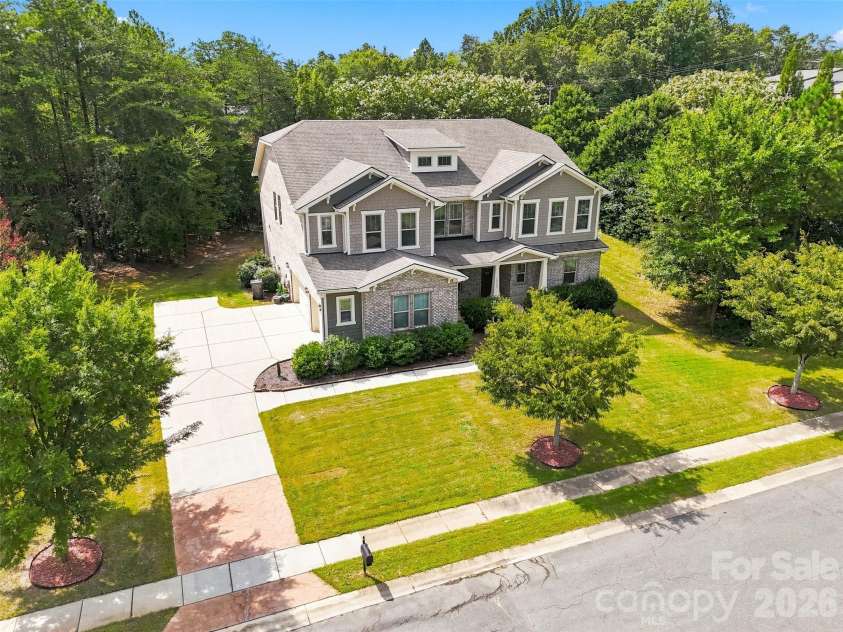 16131 Alsace Drive, Charlotte, NC 28278.  MLS# CAR4413788, YatesRealty ID 43589. 