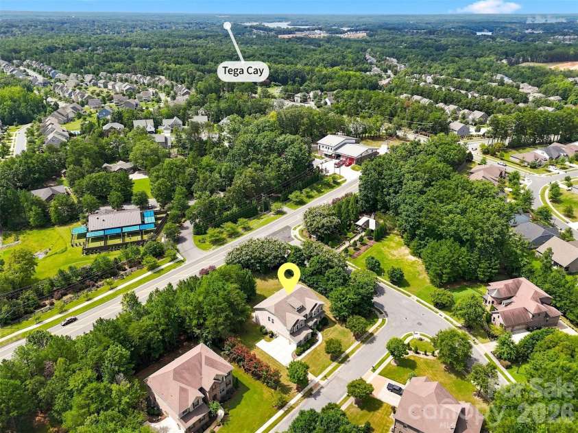 16131 Alsace Drive, Charlotte, NC 28278.  MLS# CAR4413788, YatesRealty ID 43589. 