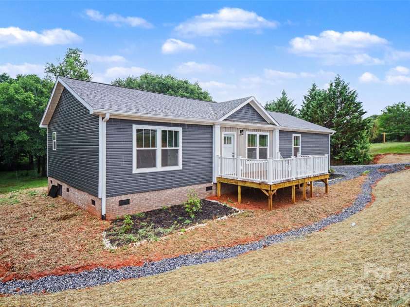 110 Ashland Court, Shelby, NC 28150.  MLS# CAR4266609, YatesRealty ID 4359. 