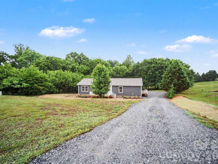 110 Ashland Court, Shelby, NC 28150.  MLS# CAR4266609, YatesRealty ID 4359. 