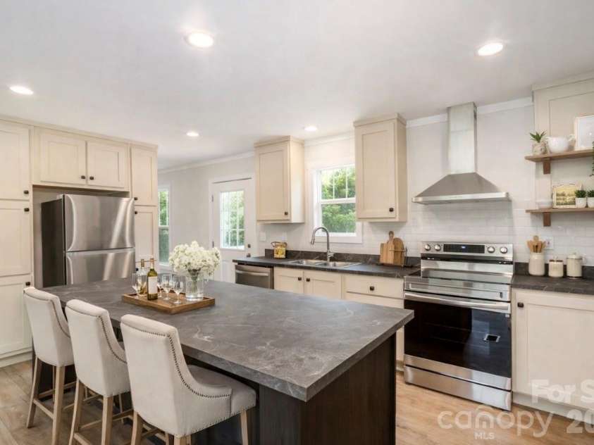 110 Ashland Court, Shelby, NC 28150.  MLS# CAR4266609, YatesRealty ID 4359. Virtually staged 