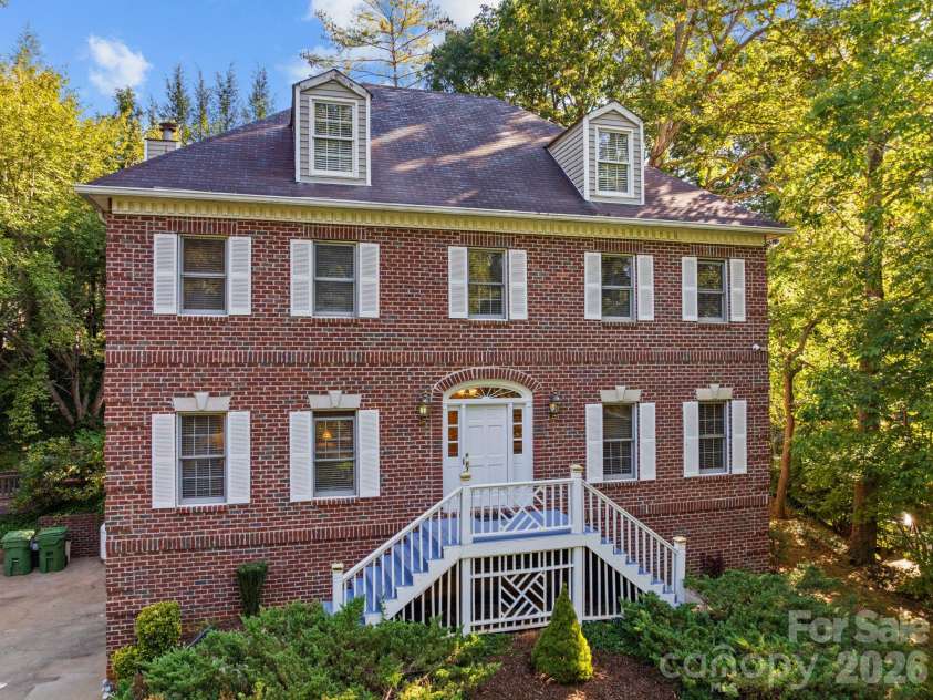 5 Silverstone Drive, Asheville, NC 28805.  MLS# CAR4303811, YatesRealty ID 4359. 