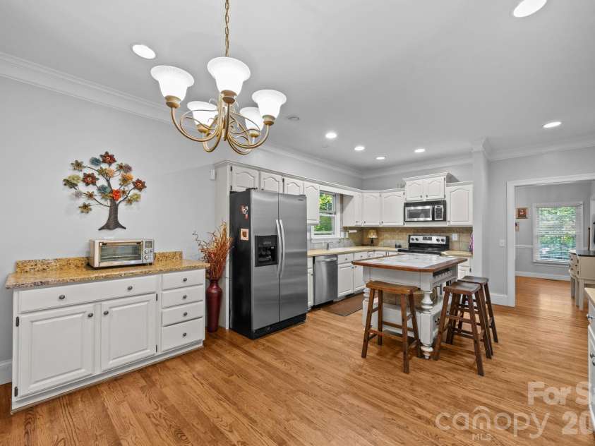 5 Silverstone Drive, Asheville, NC 28805.  MLS# CAR4303811, YatesRealty ID 4359. 