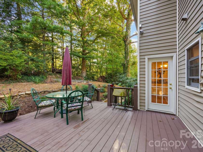 5 Silverstone Drive, Asheville, NC 28805.  MLS# CAR4303811, YatesRealty ID 4359. 