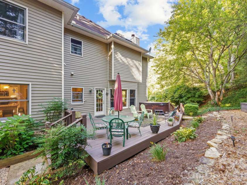 5 Silverstone Drive, Asheville, NC 28805.  MLS# CAR4303811, YatesRealty ID 4359. 